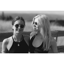 Menschen | Rebecca & Sophia Kandel II
                    