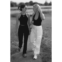 Menschen | Rebecca & Sophia Kandel II
                    